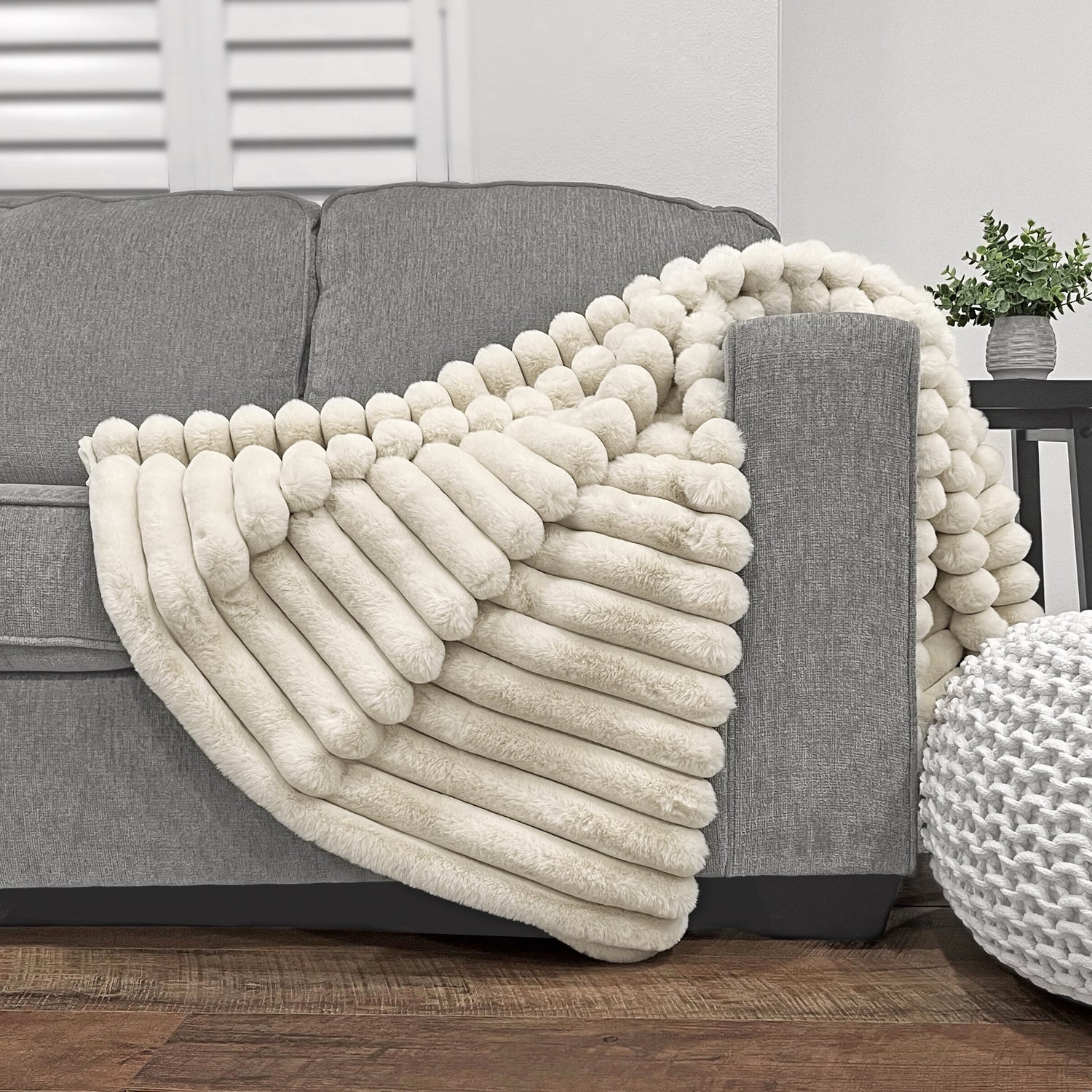 The Mood Puffy Faux Fur Throw, 50x60 in. Vanilla (Beige)